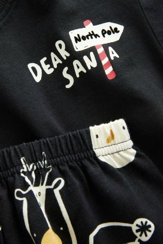 Set 2 bộ pyjamas NEXT hoạ tiết Giáng Sinh 665655