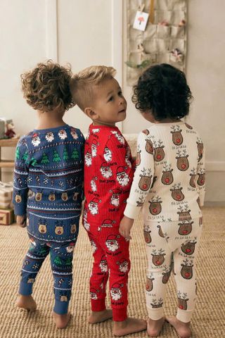 Set 3 bộ pyjamas NEXT hoạ tiết Giáng Sinh 665639