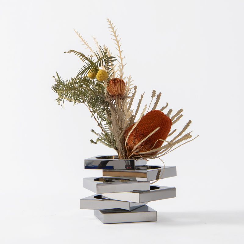 LỌ HOA TRANG TRÍ RZONE