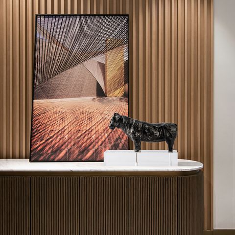  TƯỢNG TRANG TRÍ COWHIDE 