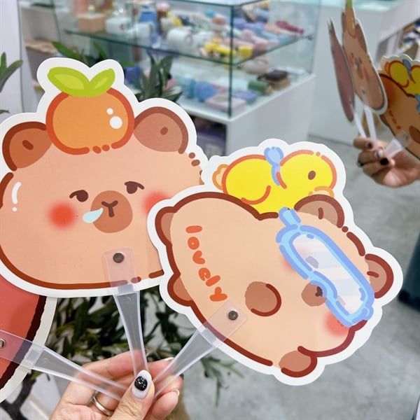  Quạt cầm tay Capybara 