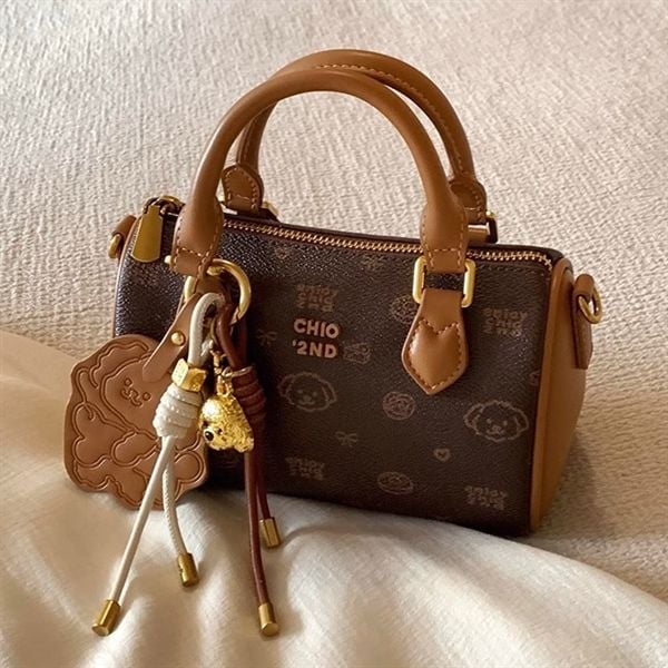  Túi trống Chio2nd charm cún tone nâu 