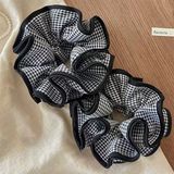  Scrunchies kẻ caro viền đen 