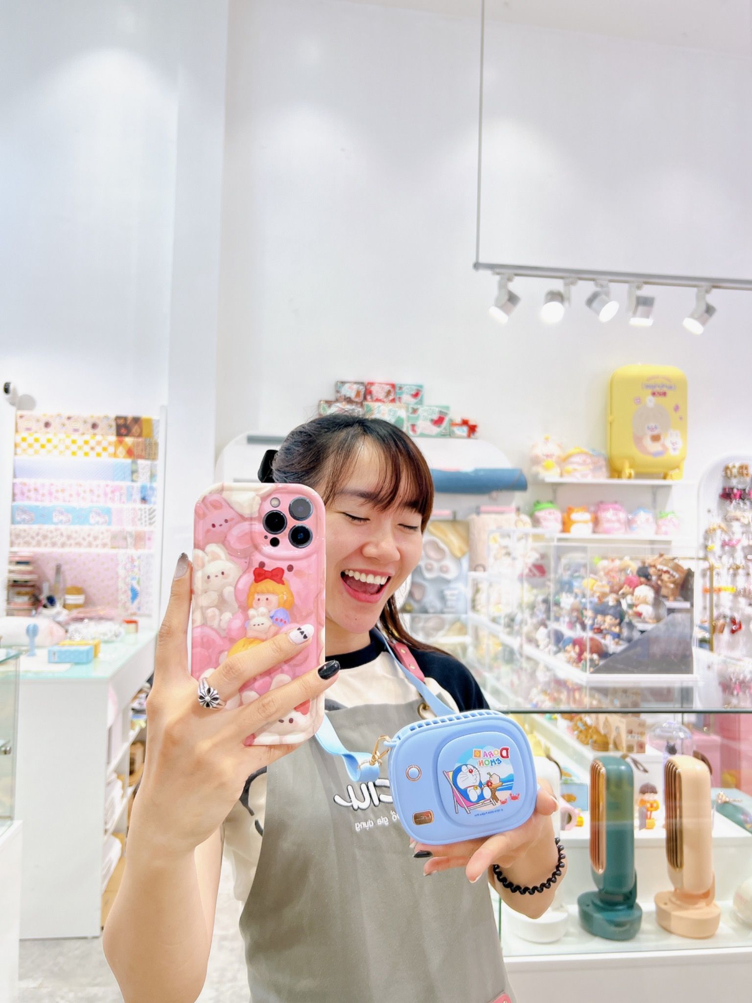  Quạt máy ảnh Doraemon 1800mAh 