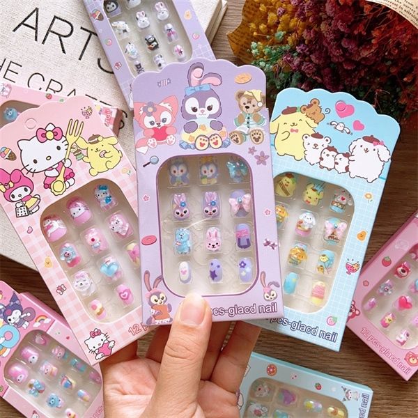  Dán móng tay charm nổi 
