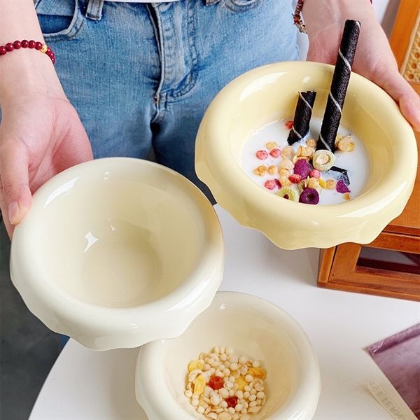  Bát viền chảy kèm thìa 