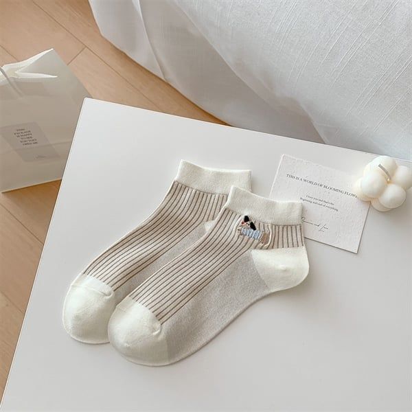  Tất Xiaohesi cổ ngắn cún xúc xích 