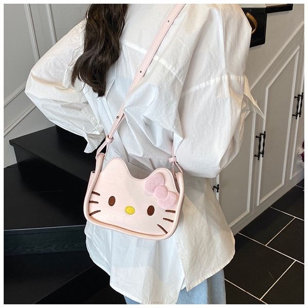  Túi da đeo chéo Hello Kitty tai nổi 
