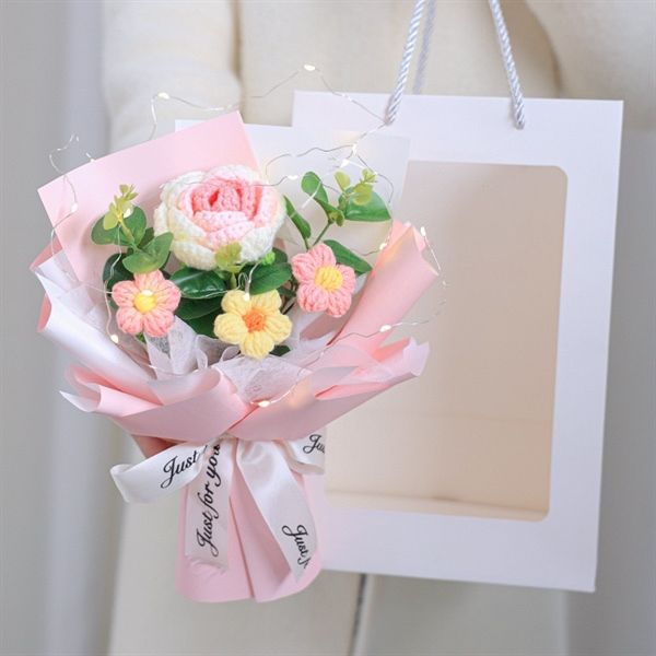  Bó hoa len 3 bông + túi giấy + đèn 