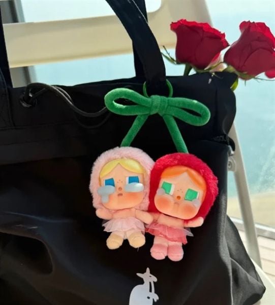  Móc treo CryBaby Cherry Figure ( Sweet Together ) 