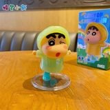  Mô hình Shin mặc áo mưa 