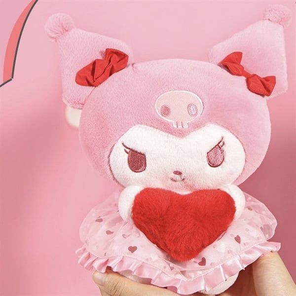  Gấu bông Sanrio ôm trái tim đỏ 23cm 