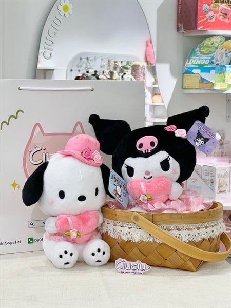  Gấu bông Sanrio ôm trái tim hoa hồng 24cm 