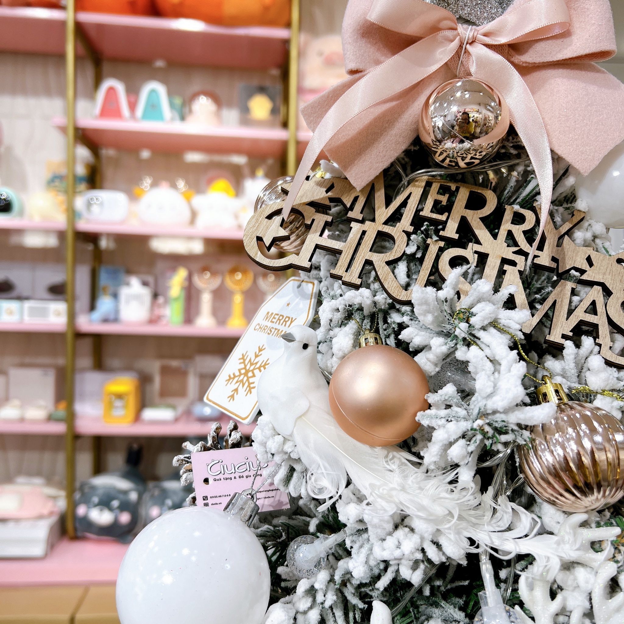  Cây thông giáng sinh phủ tuyết tone hồng 45cm 