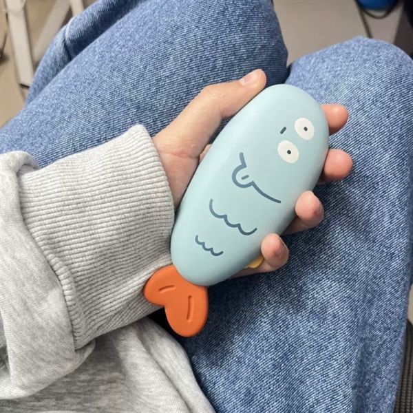  Đá sưởi kiêm sạc dự phòng Cá ngố 4800mAh 