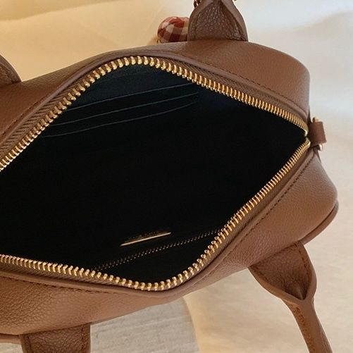  Túi Chio2nd vân quả trám charm bánh quy 