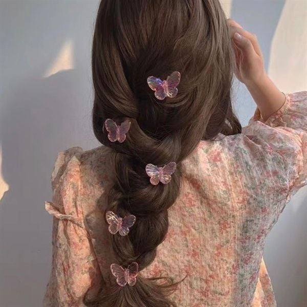  Kẹp tóc bướm trong ánh nhũ 