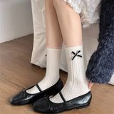  Tất Mekki cổ ren tone đen trắng 