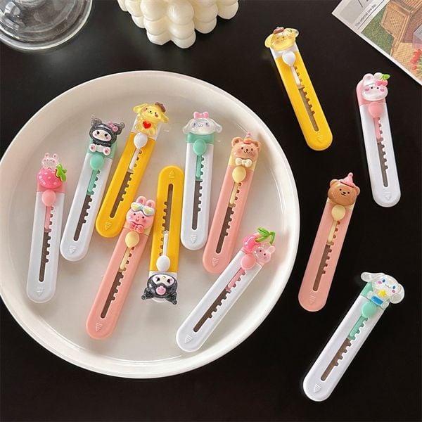  Dao rọc giấy đính charm 