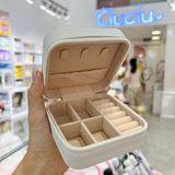  Hộp đựng trang sức vuông ( da cứng ) 