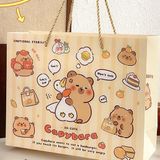  Túi quà Capybara 30x24cm ôm vịt 