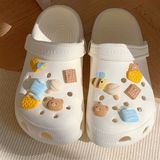  Dép cross charm ong gấu bánh 