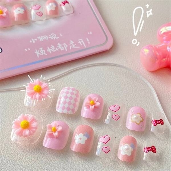  Móng tay giả charm nổi 