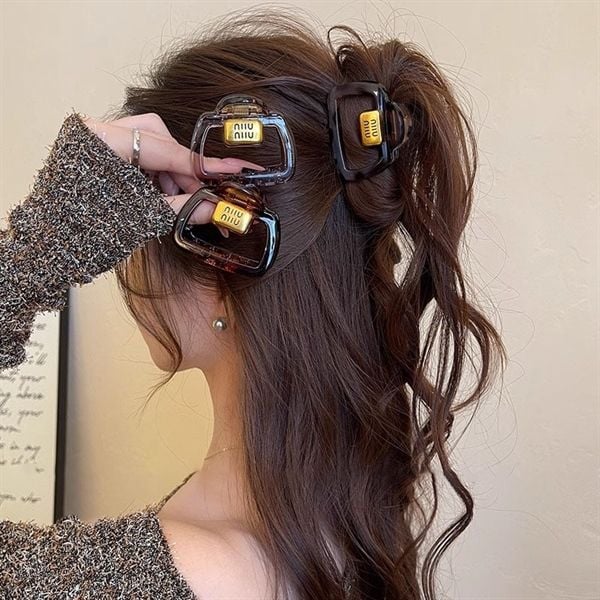  Kẹp càng cua MiuMiu vuông nhỏ 