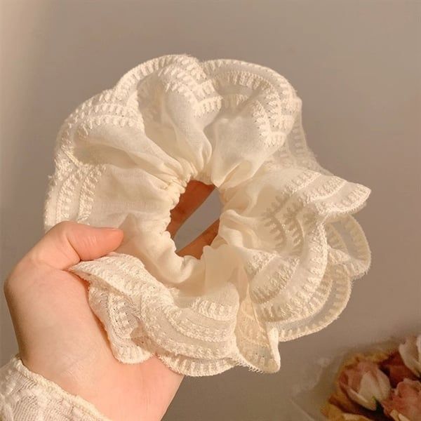  Scrunchies trắng viền ren 