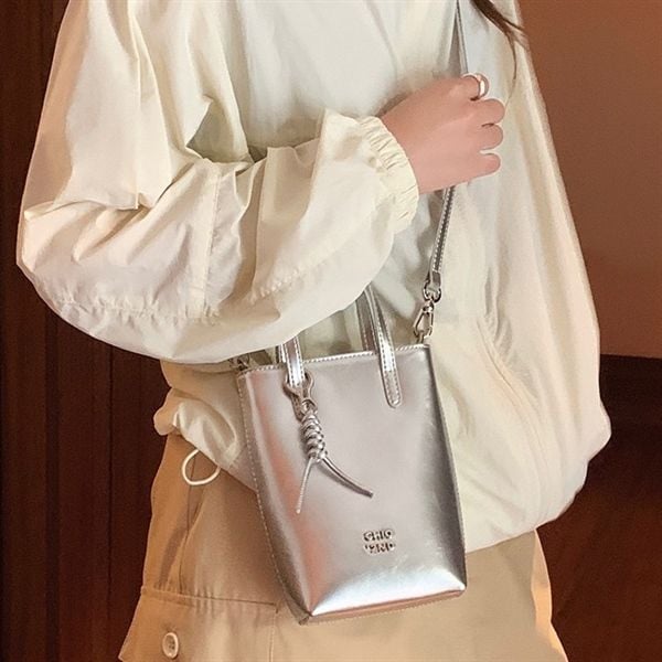  Túi Chio2nd chữ nhật nhỏ móc khoá vặn thừng 