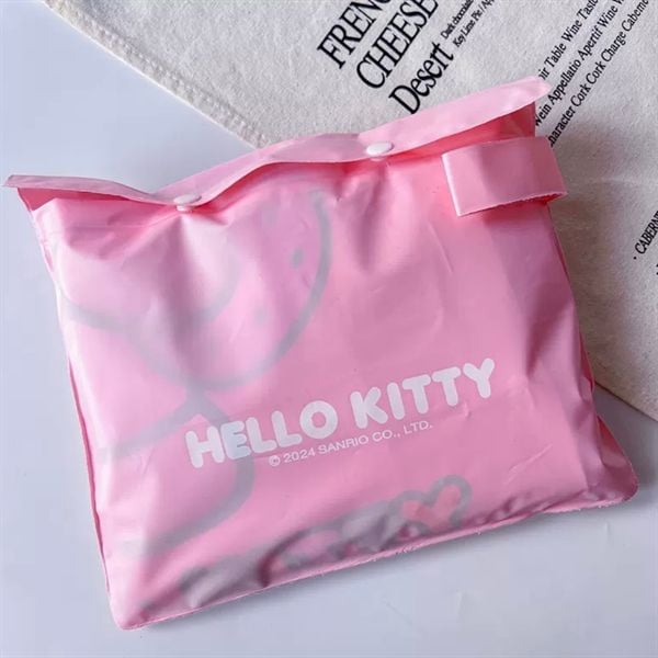  Áo mưa Sanrio + túi đựng 