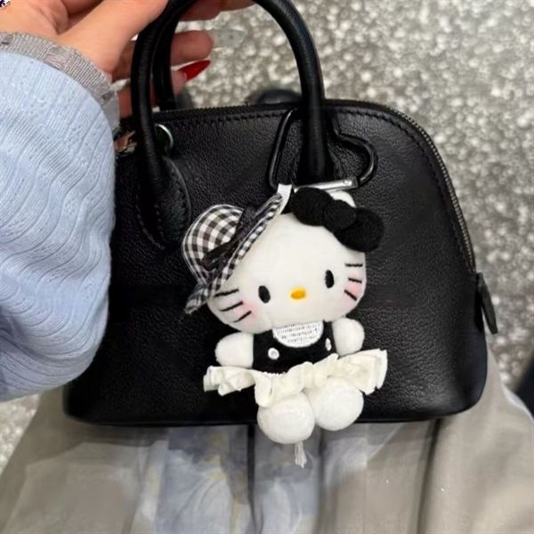  Móc khoá Hello Kitty bông mũ caro váy đen 