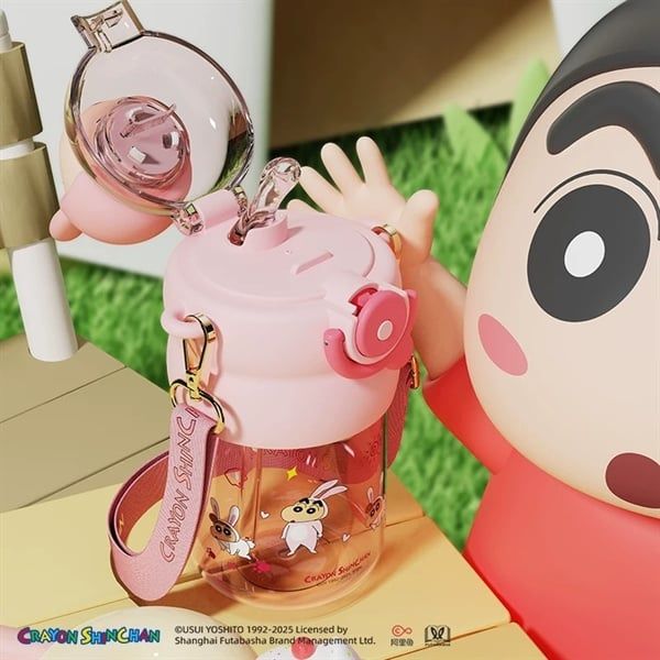  Bình nước Shinchan đầu nhún 600ml 