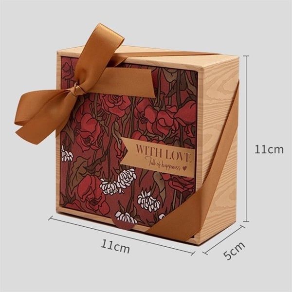  Hộp quà mini nền hoa viền vân gỗ 