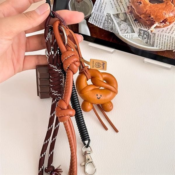  Móc khoá bánh nướng chocolate phụ kiện 
