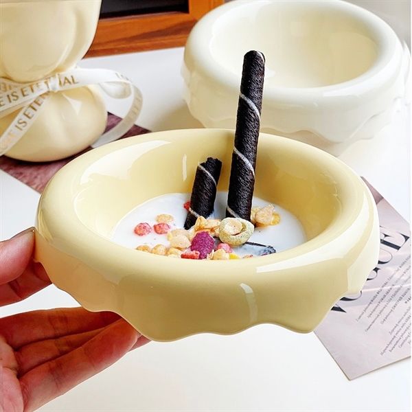  Bát viền chảy kèm thìa 