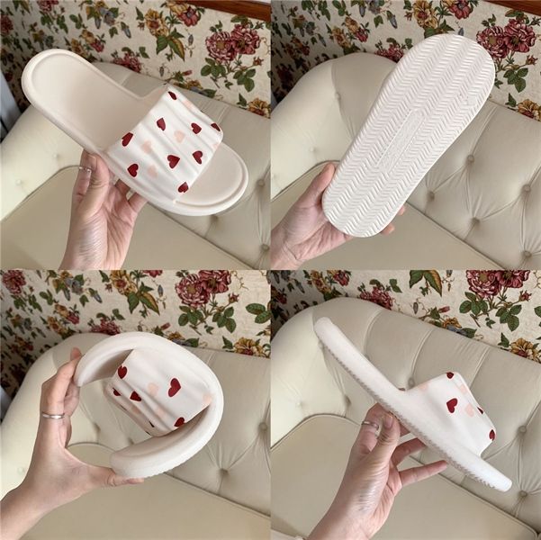  Dép quai ngang trái tim nhí 