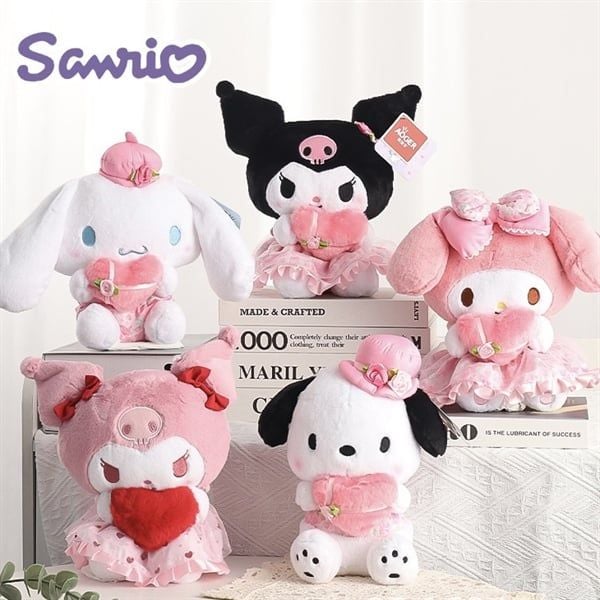  Gấu bông Sanrio ôm trái tim hoa hồng 24cm 