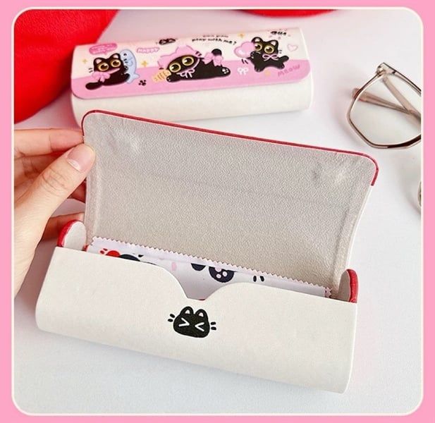  Hộp kính+lau kính mèo đen ôm cá 