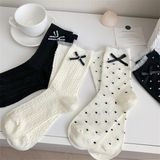  Tất Mekki cổ ren tone đen trắng 
