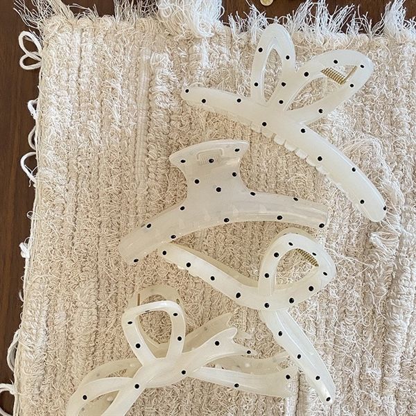  Kẹp càng cua chấm bi 