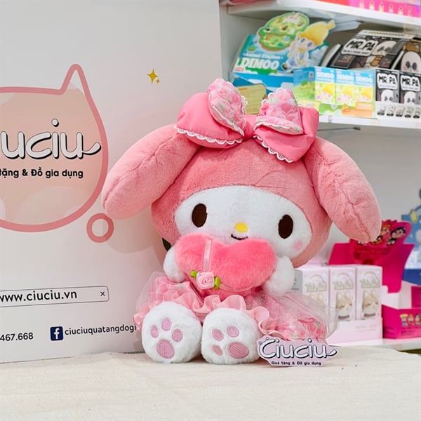  Gấu bông Sanrio ôm trái tim hoa hồng 24cm 