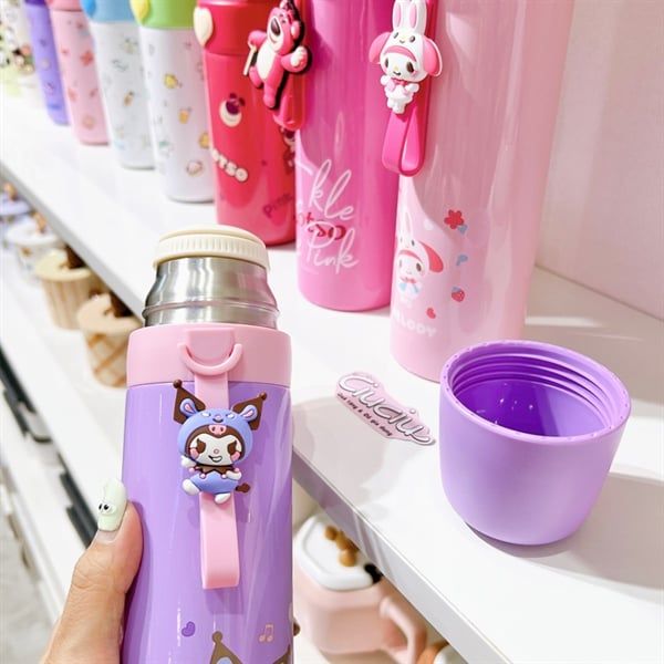  Bình giữ nhiệt quai silicon hình Sanrio 500ml 