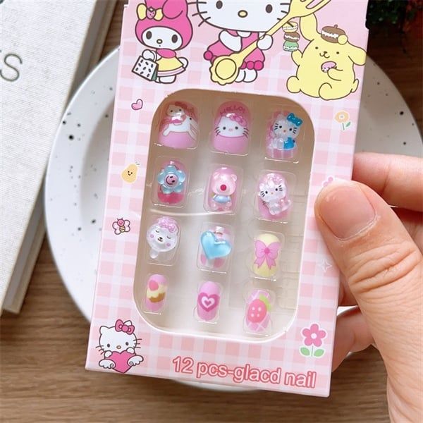  Dán móng tay charm nổi 