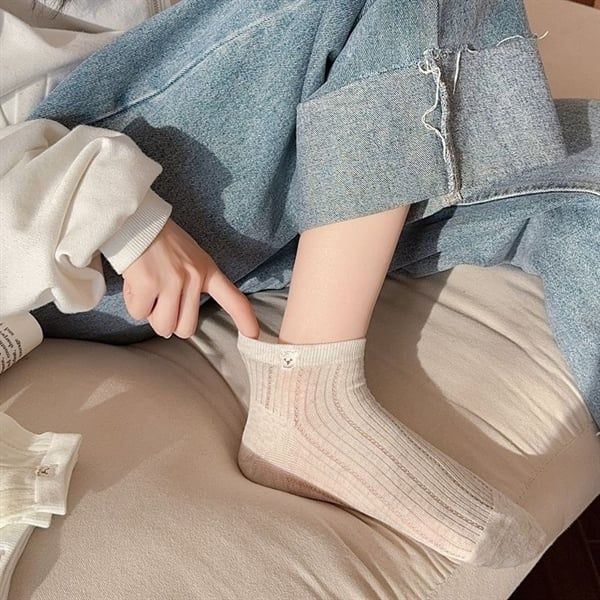  Tất The TeaLife cổ ngắn lưới thêu gấu 