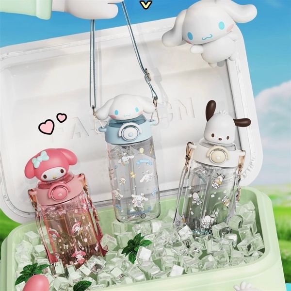  Bình nước Sanrio trong đầu chibi 650ml 