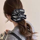 Scrunchies kẻ caro viền đen 