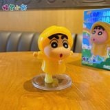  Mô hình Shin mặc áo mưa 
