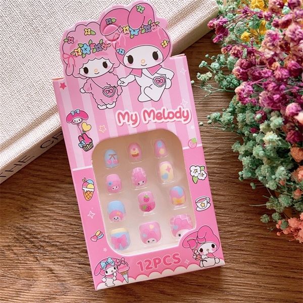  Dán móng tay Sanrio 
