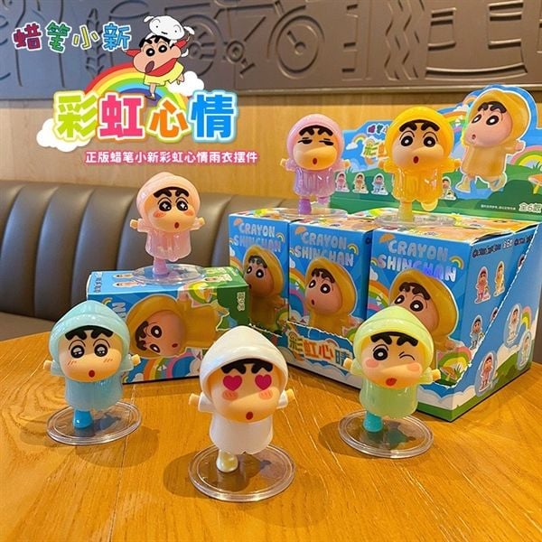 Mô hình Shin mặc áo mưa 